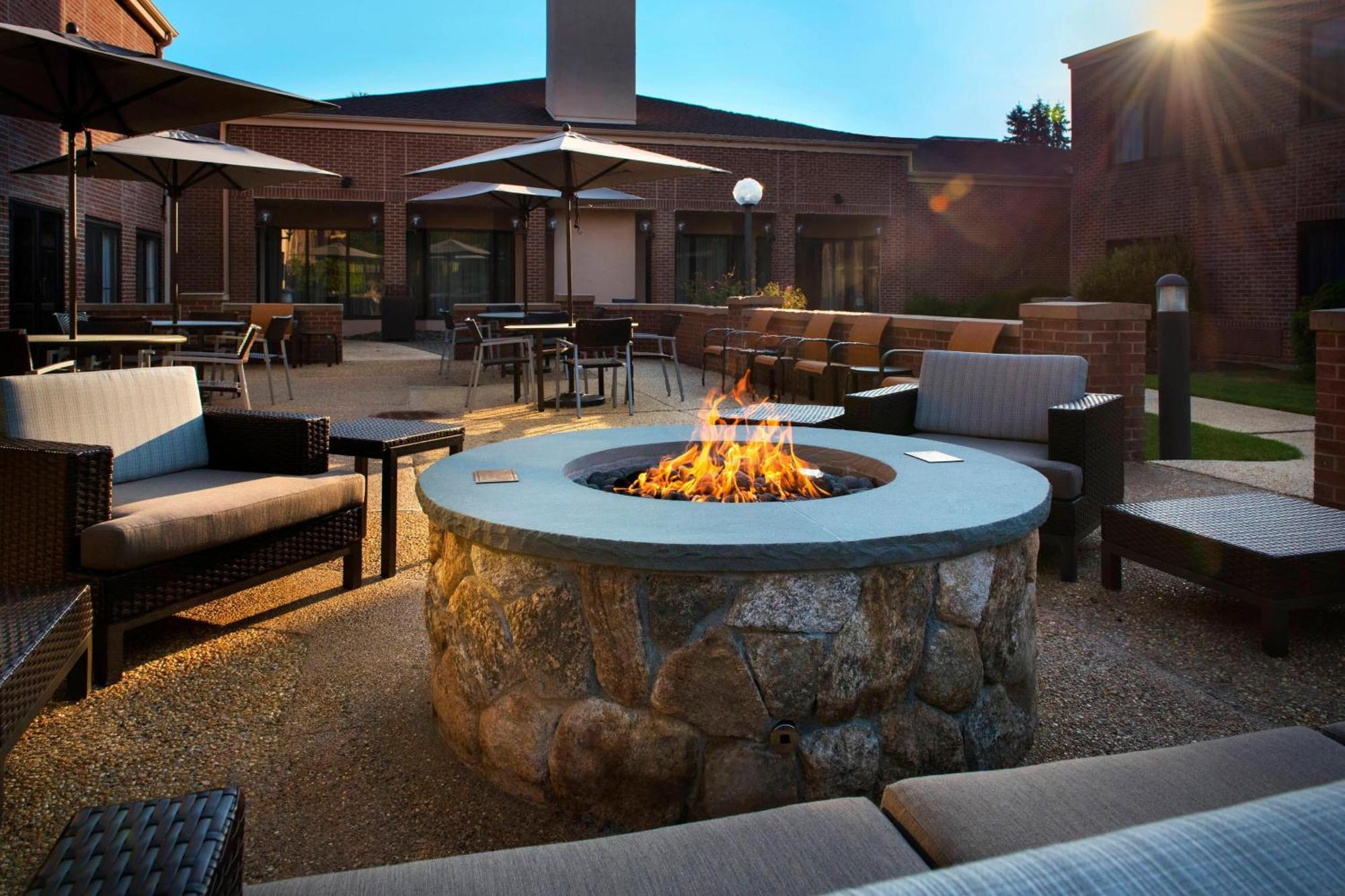 Courtyard By Marriott Boston Norwood/Canton Extérieur photo